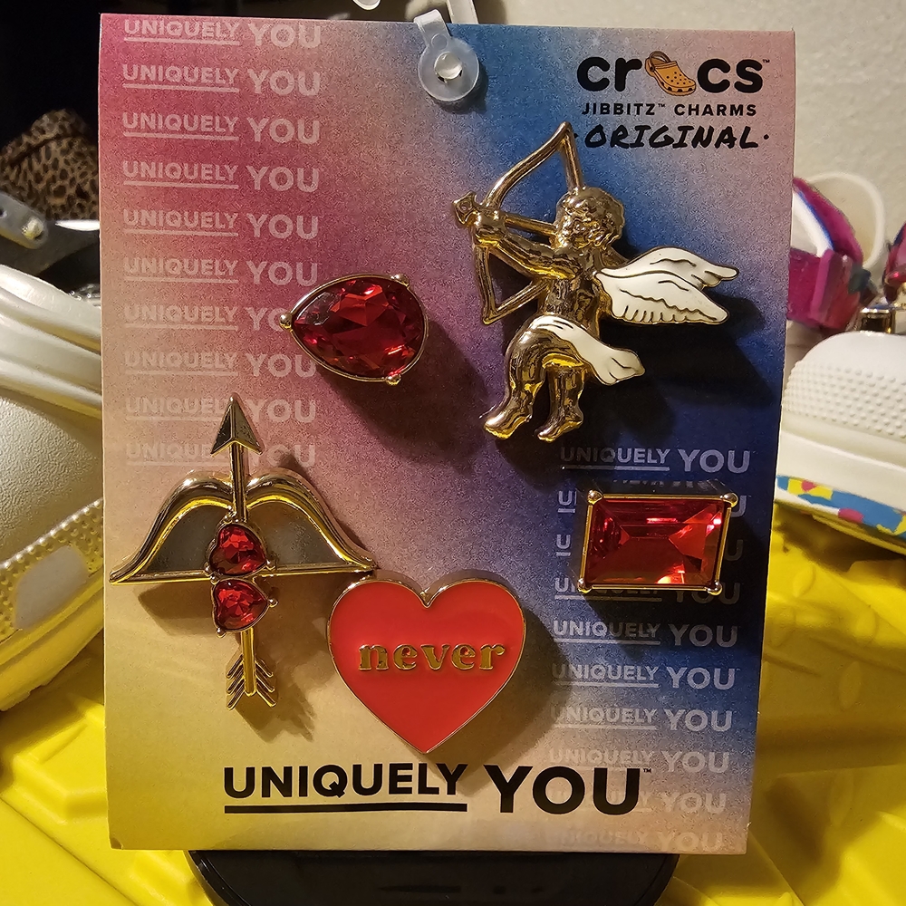 ​🏹 Rare & Retired: Crocs Elevated Valentine’s 5-Pack
